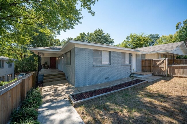 Building Photo - The Cozy Heights Unit 7309