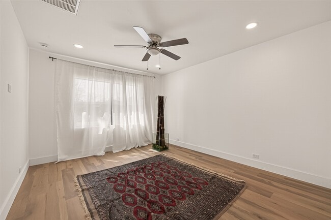 Photo - 339 E Delz Dr