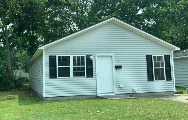Cute home located in City Limits - Cute home located in City Limits