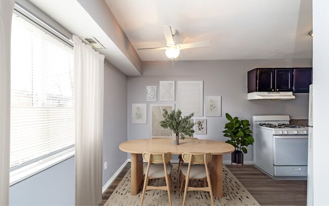 Photo - Lakeside Villas