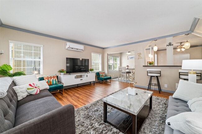 Photo - 1604 W Alabama St