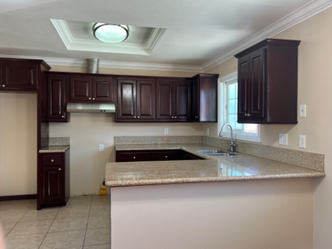 Photo - 10543 Western Ave