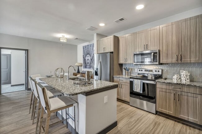 Building Photo - Resort-Style Living | 8 Weeks Free + $1250... Unit HAMT Rental