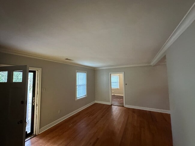 Photo - 2888 Midland Ave