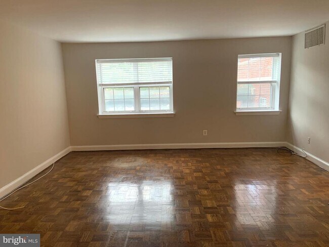 Photo - 1305 N Ode St Unit 304