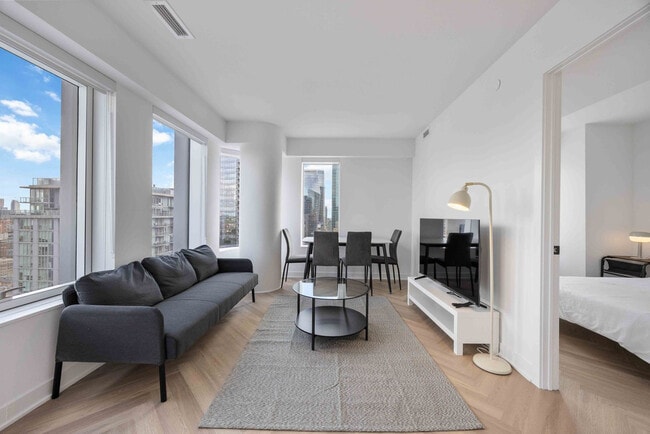 Building Photo - 225 Adelaide St W