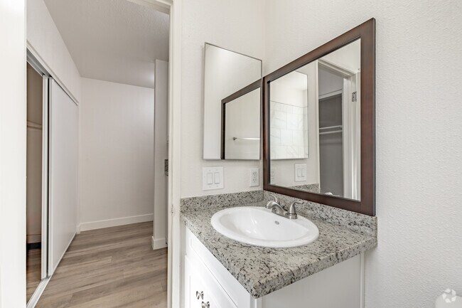 Studio, 1BR - 370SF - Bathroom