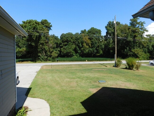 Photo - 305 Gibbs Rd