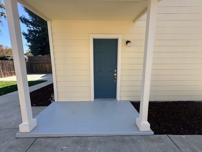 Photo - 3 Bedroom 2 Bathroom Home with Yard