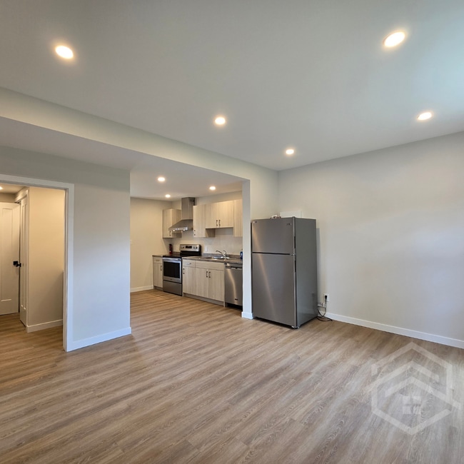 Photo - 2-Bedroom Cozy Living in Tillsonburg!! Unit 1