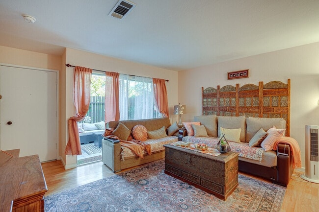 Photo - 5474 Roundtree Pl Unit ID1305048P