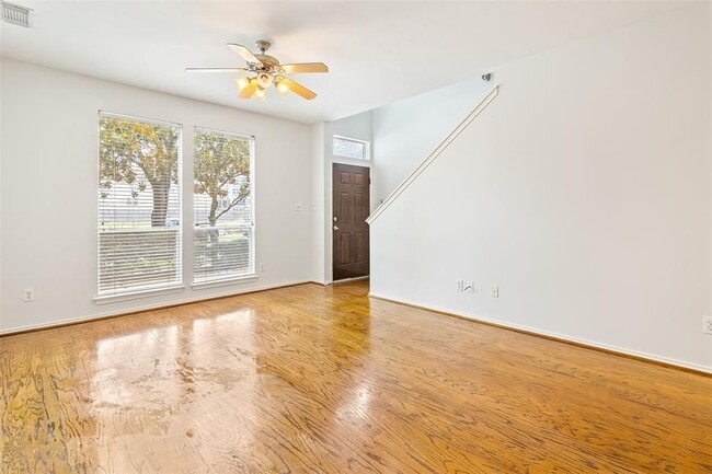 Photo - 1809 Genesee St