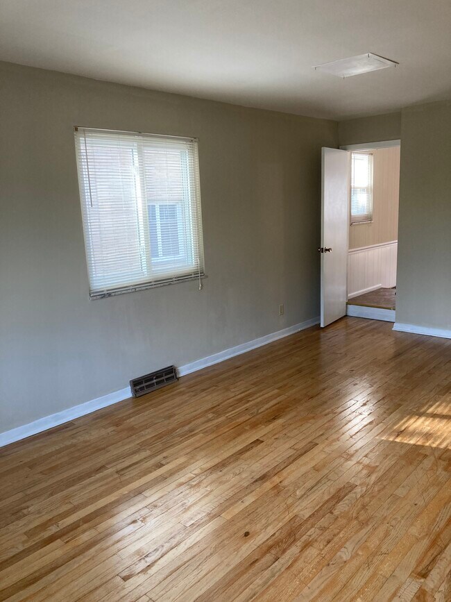 Photo - 2845 Chamberlain Rd