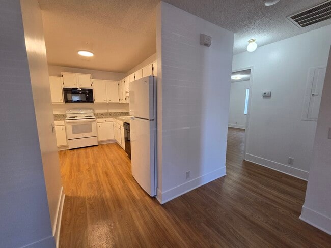 Photo - 1034 Jessamine Trail