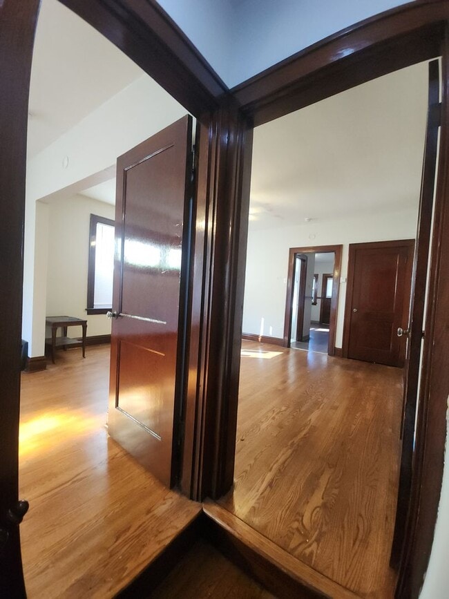 Photo - 6040 Southwest Ave Unit 6040 -2F