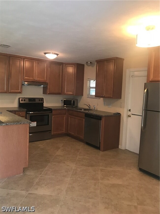 Photo - 850 105th Ave N