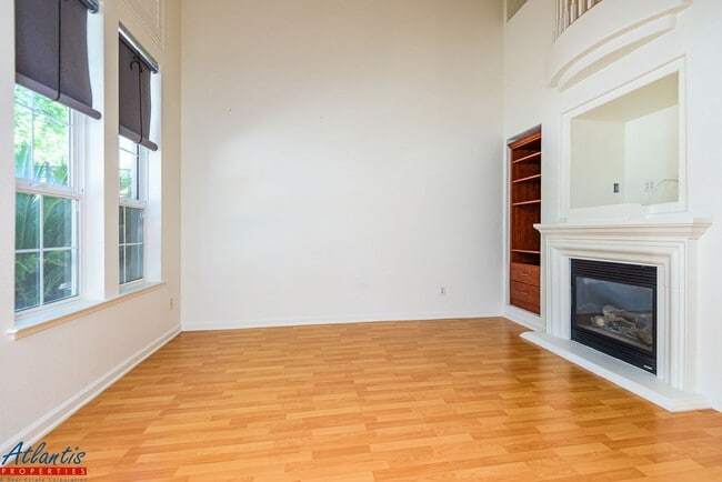Photo - Desirable Evergreen Townhouse