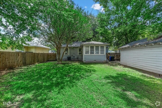 Building Photo - Broadmoor Terrace Rental