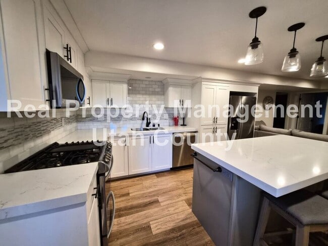 591 N 100 E Unit Downstairs