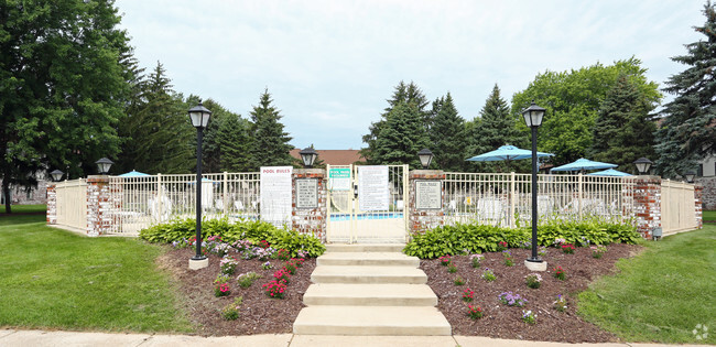 Pool Area - Valley View Apartments