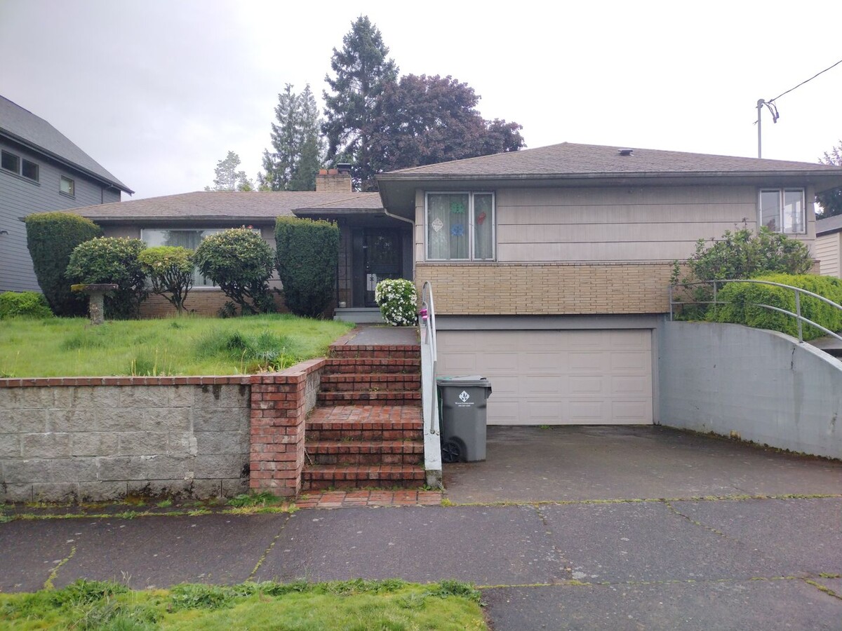 2-Bedroom Home in NE Portland! - 2-Bedroom Home in NE Portland!