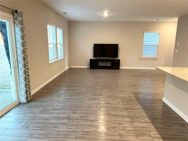 Photo - 4657 Waxwing St