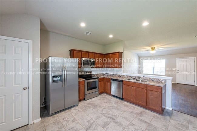 Photo - 400 W Fitchberg St