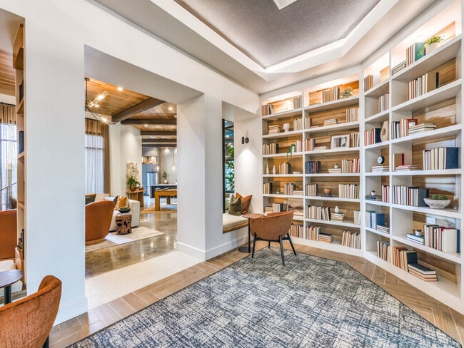 Photo - Trailhead East