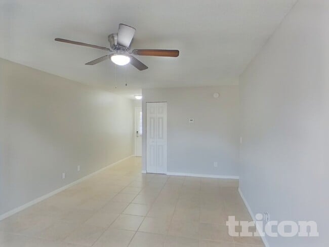 Photo - 910 Sunridge Point Dr