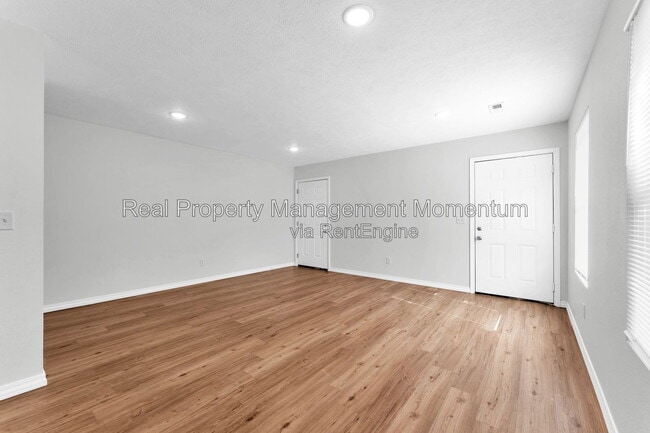 Photo - 1602 W Scott St