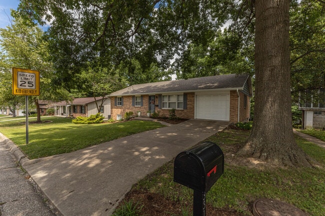 Photo - 3312 Lynnwood Dr