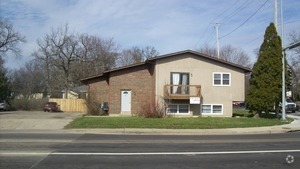 Building Photo - 449 E Hillcrest Dr Rental