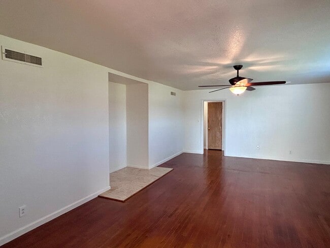 Photo - 10433 S Bethel Ave