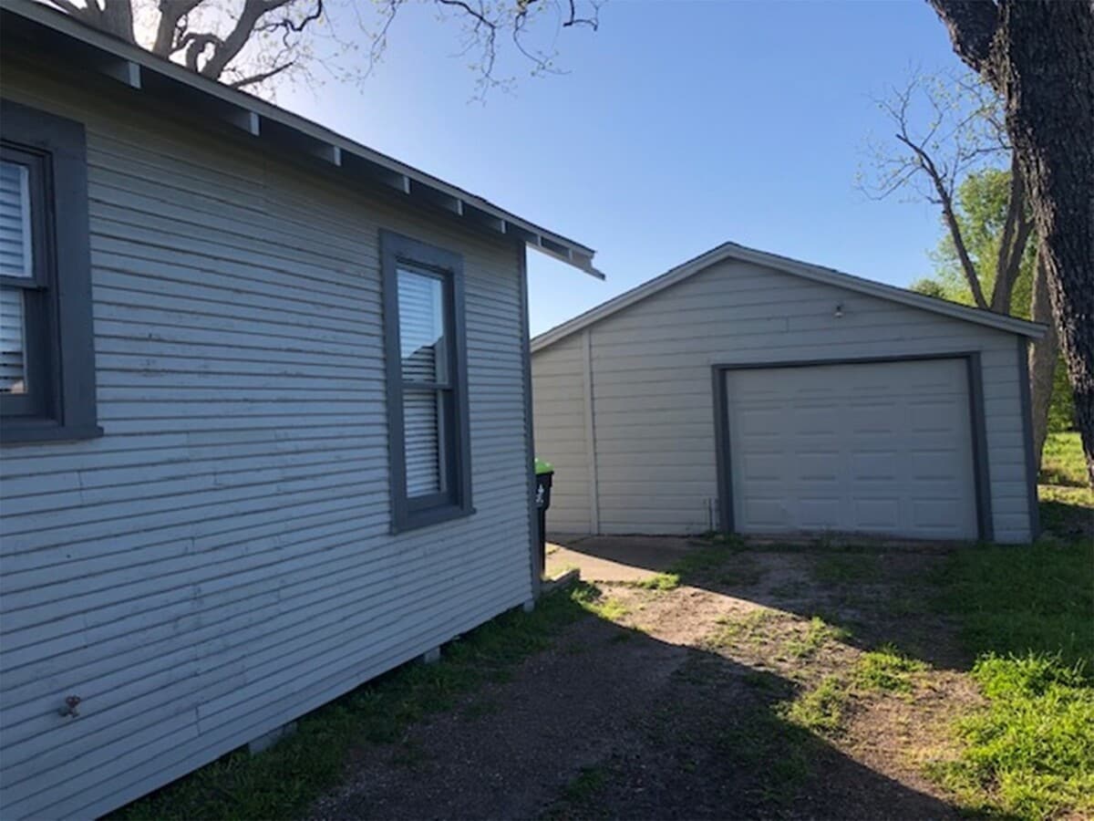 Photo - 3022 School St