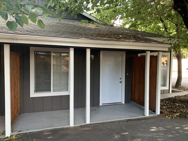 Building Photo - 13076 Ridge Rd