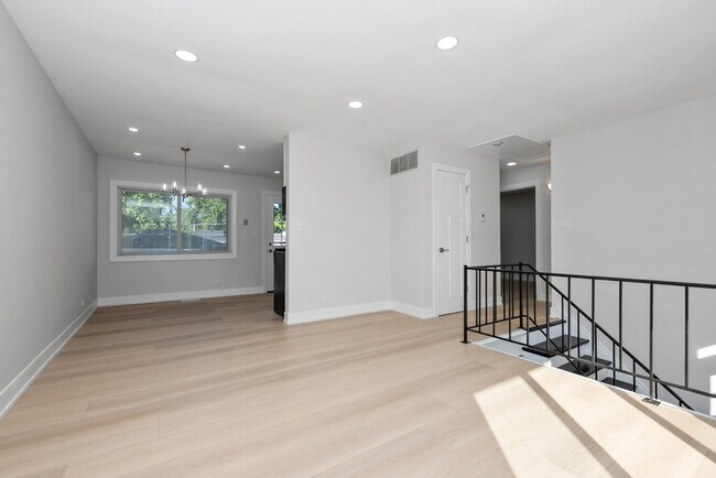 Photo - 16822 91st Ave