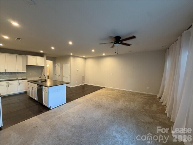 Photo - 318 Willow Wood Ct