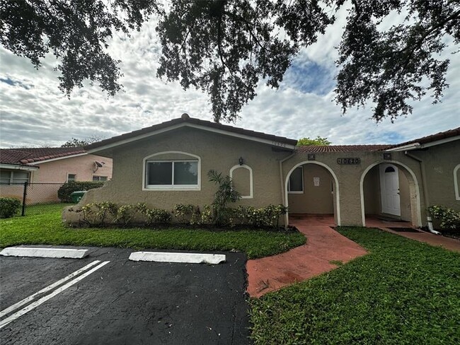 Building Photo - 10620 NW 37th St Rental