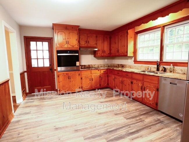 Photo - 1519 Chauncey Ln