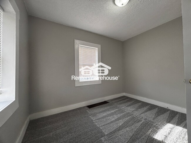 Photo - 2802 SE 8th St