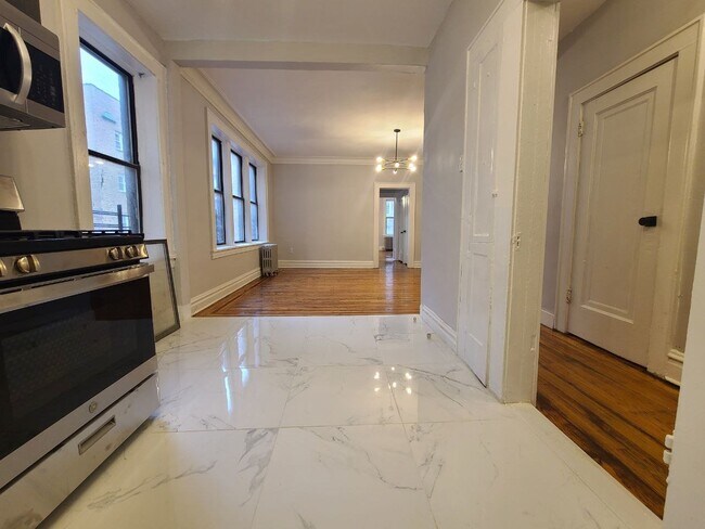 600 Salem Ave Unit C8
