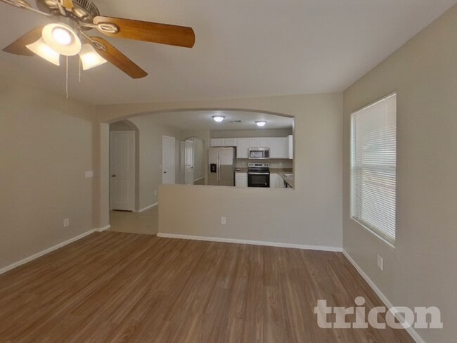 Photo - 40399 W Thornberry Ln