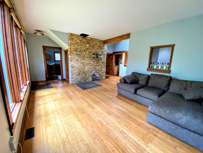 Photo - Great 3 bed 2 bath home!! AVAILABLE AUGUST 2027!