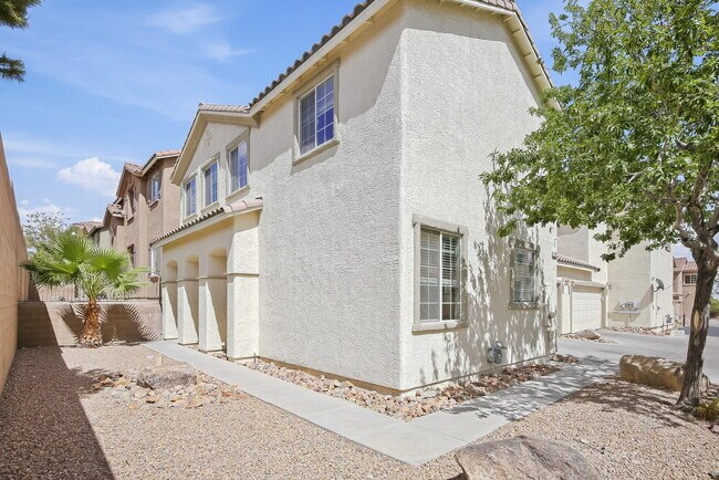 4027 Sparrow Rock St