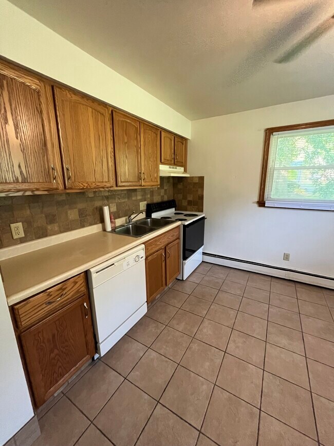 1994 Mathews Rd Apartments For Rent in Youngstown, OH