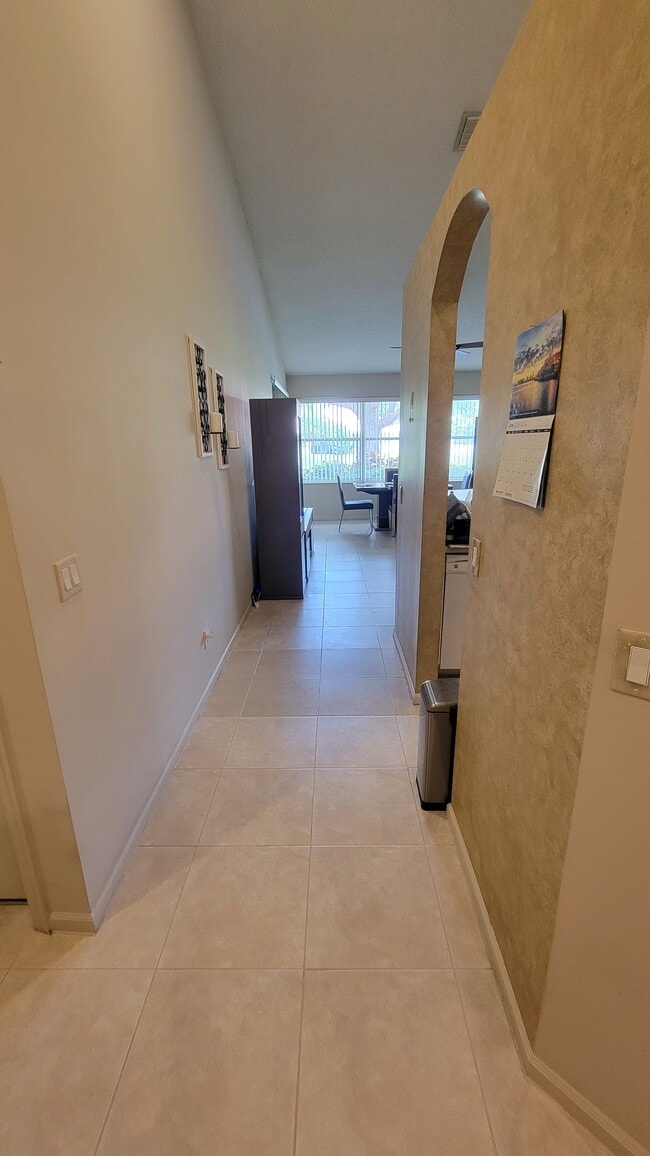 Photo - 322 Coral Trace Ln