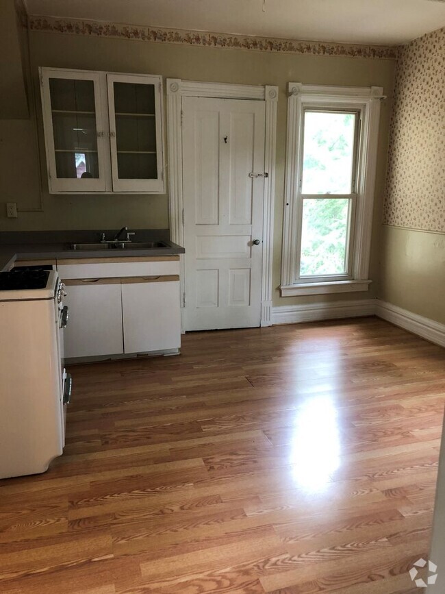 Building Photo - 1020 W Kalamazoo Ave Unit 2 Rental