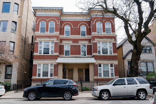 Building Photo - Lincoln Park / DePaul - 2 Bed / 1 Bath - I... Unit 2025-3F Rental