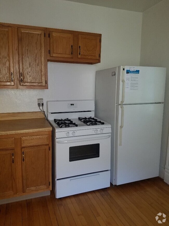 Building Photo - 123 Strong Ave Unit 2nd Floor Rental