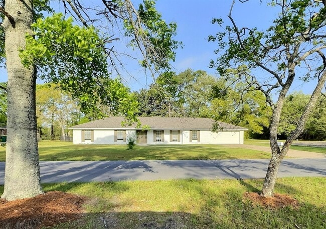 Photo - Spacious 3-Bedroom, 2-Bathroom Home with M...